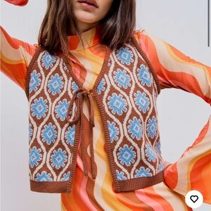 Cider Retro Knit Vest in Blue and Brown